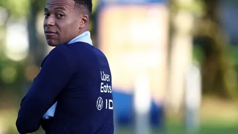 凯迪拉克风波不断，佩雷兹回应：未来抉择未决，静候半年风云变幻